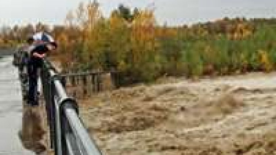 Maltempo: è ancora allarme per la piena del fiume Secchia