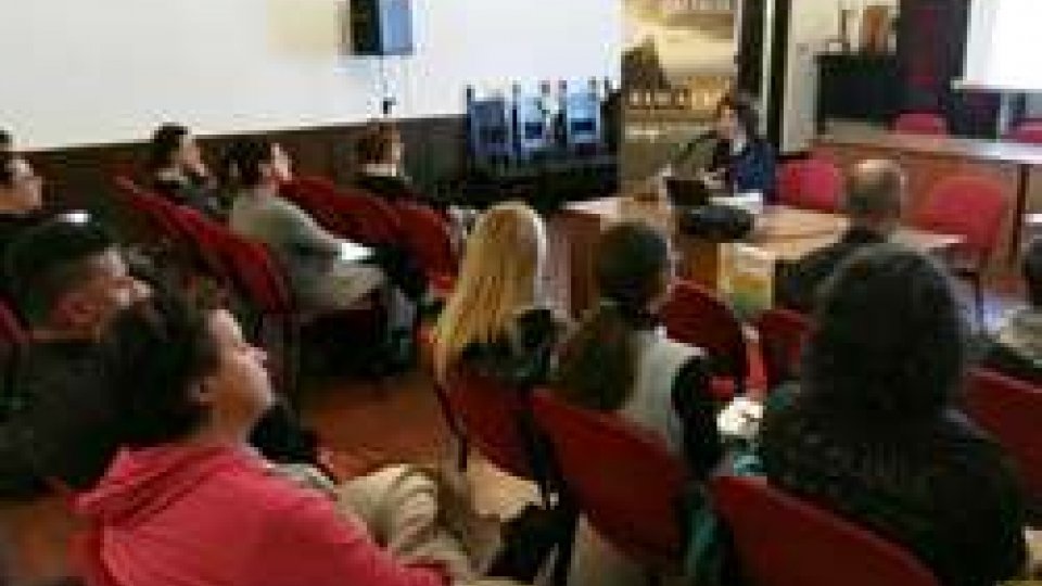 Bullismo, genitori e insegnanti a “duello”: concluso a Serravalle il ciclo di incontri dedicato all’età evolutiva