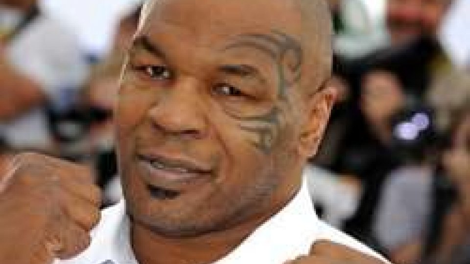 Accadde 19 anni fa, Tyson sospeso per morso orecchio