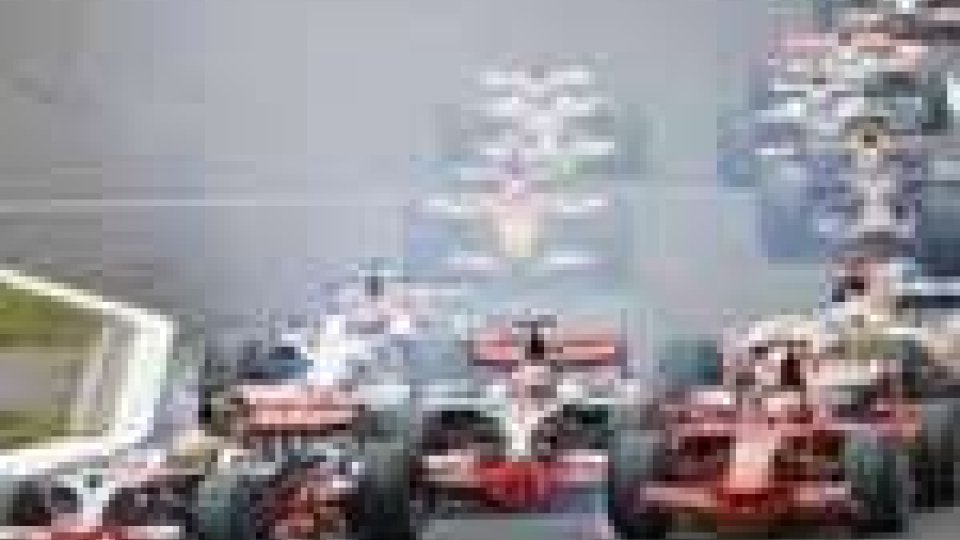 Alonso trionfa in Giappone: "Se posso aiuterò Massa"
