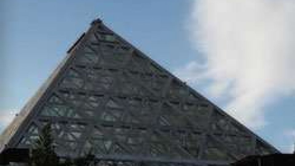 Si arrampica sulla piramide del Coccoricò per un selfie e cade: denunciato