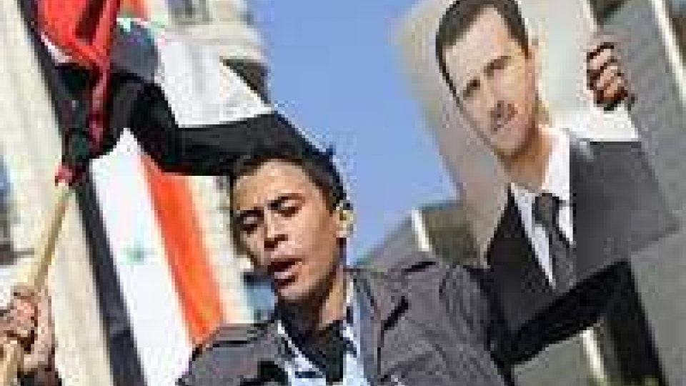 Siria, Brahimi: "Damasco ha accettato la tregua per la Festa del Sacrificio"