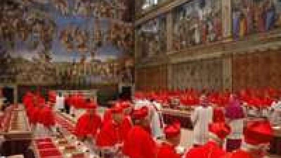 Conclave. I Cardinali sono entrati nella Sistina