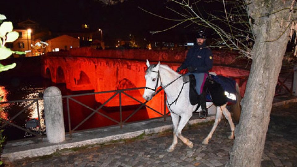 Polizia a cavallo a Rimini