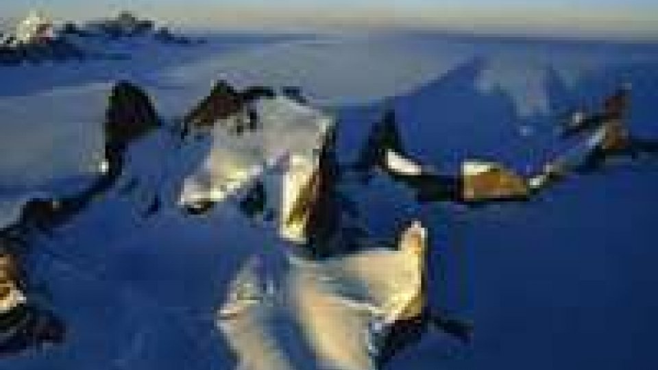 Schianto bimotore in Antartide: recupero corpi tra 9 mesi