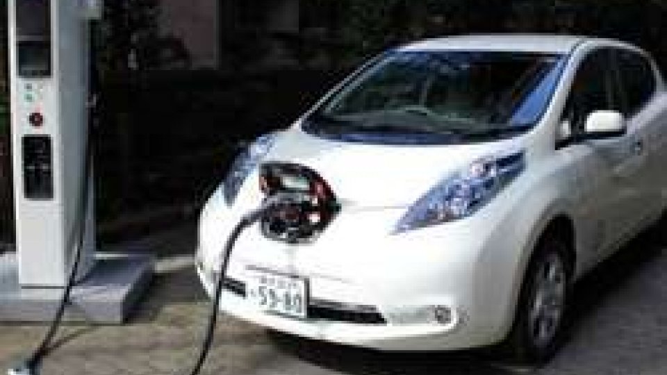 Crescono le vendite di auto elettriche, si progettato batterie più performanti