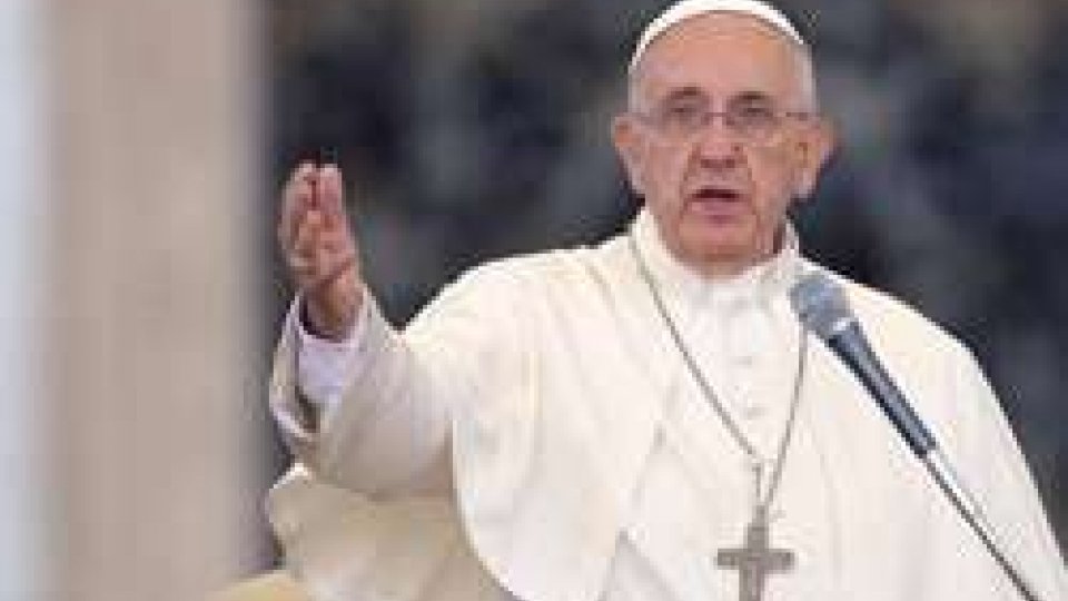 Papa FrancescoPapa Francesco: "Non violenza diventi il nostro stile di vita"