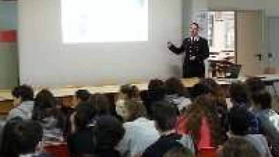 Rimini: Carabinieri nelle scuole contro droga, alcool e bullismo