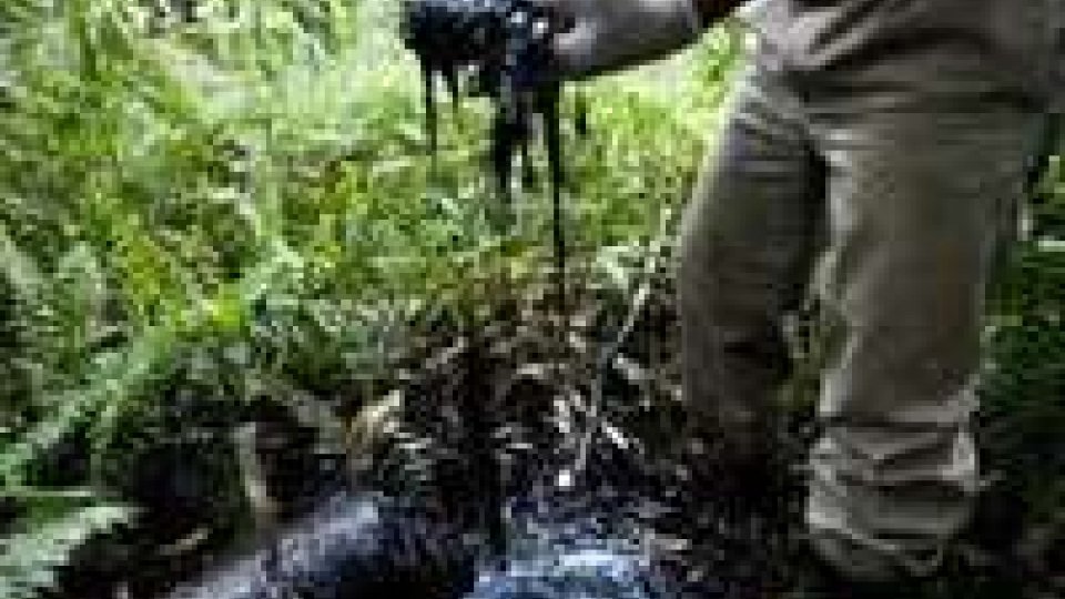 Ecuador dimezza multa a Chevron per inquinamento Amazzonia