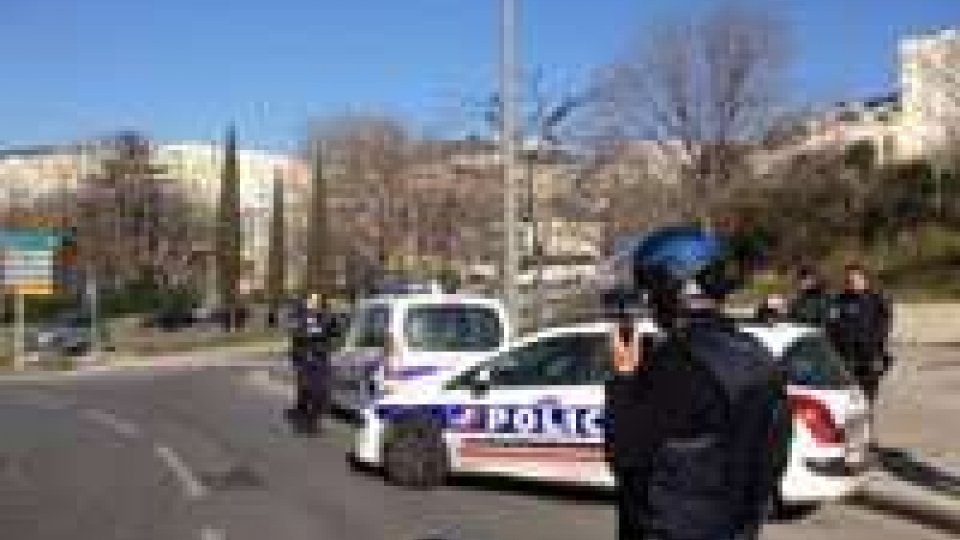 Francia: colpi Kalashnikov, bloccato quartiere Marsiglia