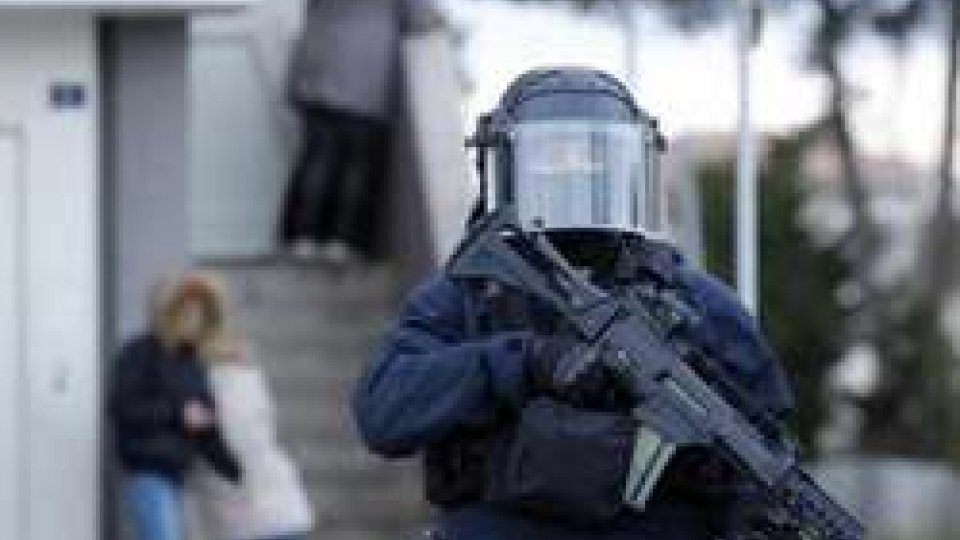 Francia: muore il gendarme-eroe rimasto ferito in attacco