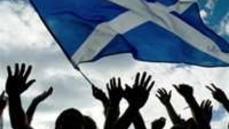Gb: Cameron a scozzesi, votate no a referendum indipendenza