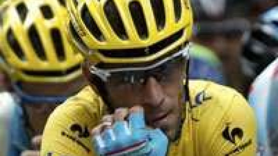 Tour: Nibali perde la maglia giallaTour: Nibali perde la maglia gialla
