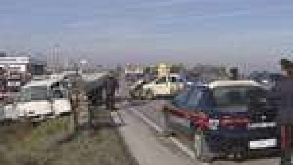 Rimini - Incidente a Santarcangelo: coinvolti tre veicoli. Grave una donnaIncidente a Santarcangelo: coinvolti tre veicoli