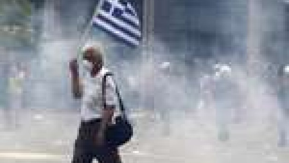 La Grecia approva il programma di austerity