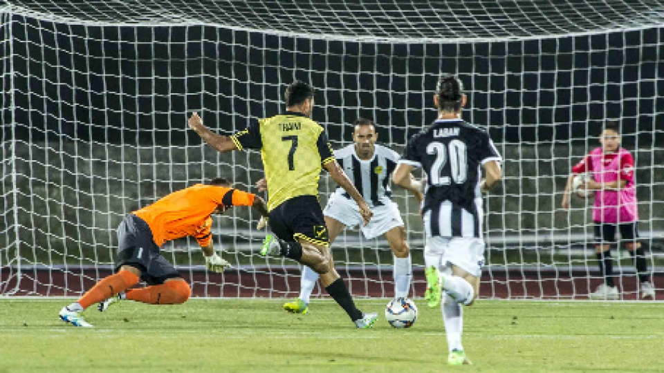 Il gol del vantaggio firmato da TrainiAlla Folgore non basta il gol di Traini contro l'AEK Larnaca