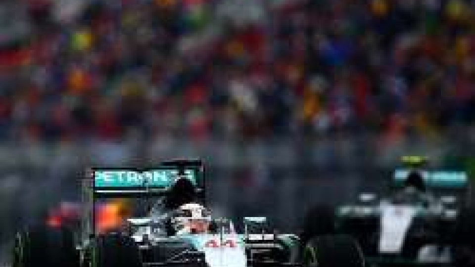 GP Brasile: prime libere, vola Hamilton, terza la Ferrari di Vettel