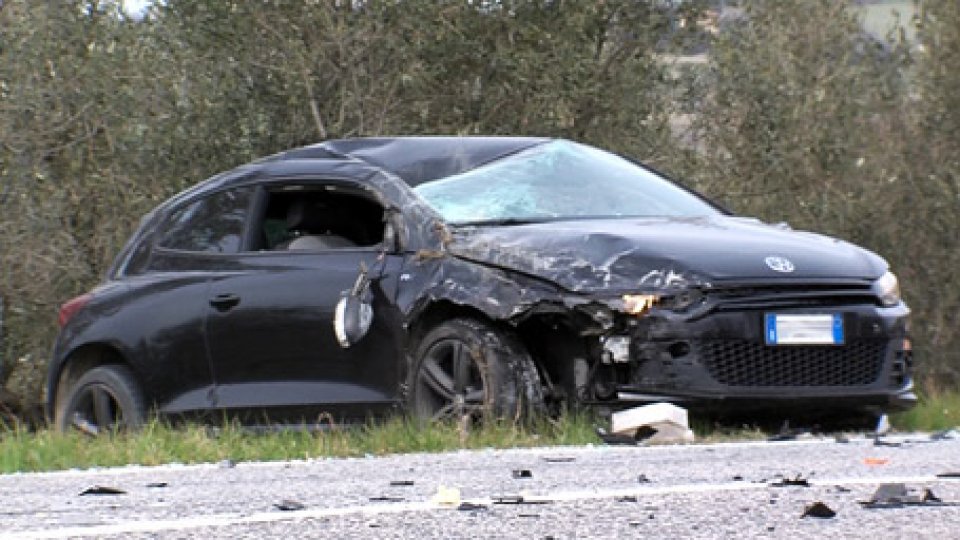 Immagini dell'incidenteScontro fra due auto a Falciano [VIDEO]