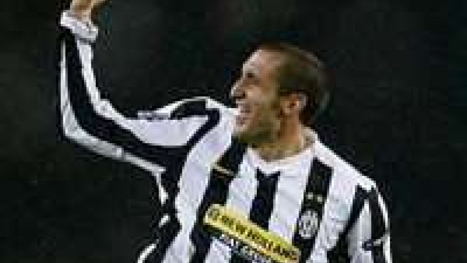 La Juventus sbanca il Dall'Ara e tenta la fuga