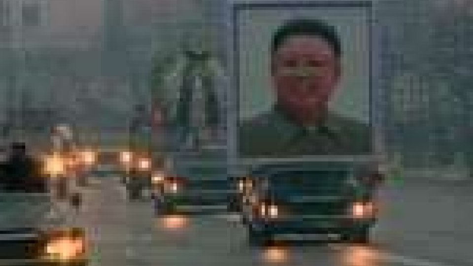 Corea del Nord, folla disperata per la morte di Kim Jong-il