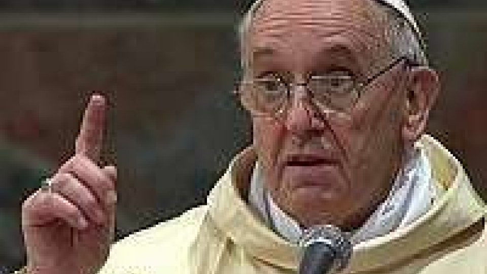 Papa lancia allarme corruzione, in Vaticano lobby gay