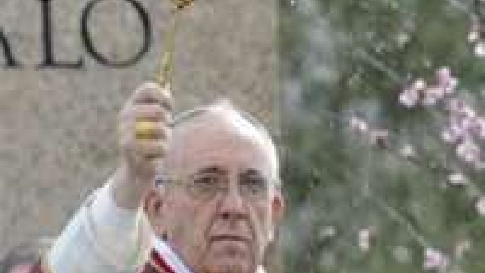 Messa delle Palme, il papa: "non fatevi rubare speranza"