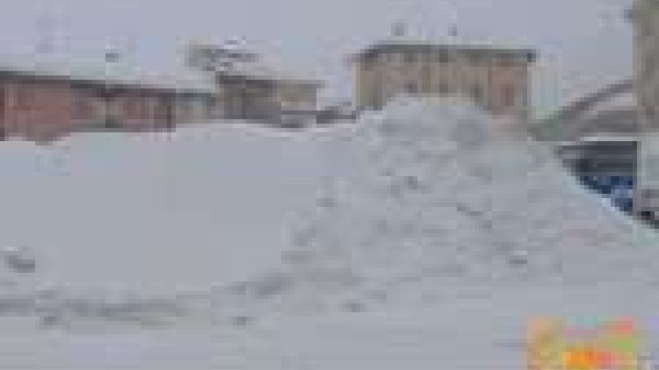 Neve. Provincia di Rimini. Salgono a 225 gli evacuati. Oltre 20 crolli