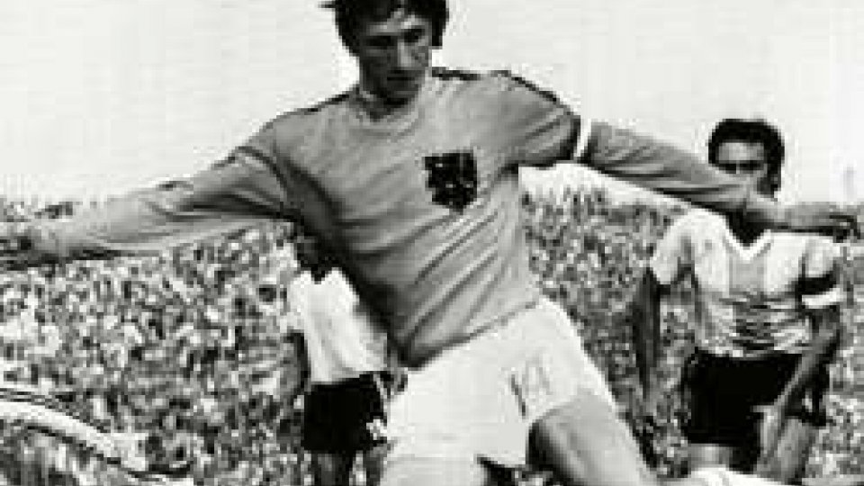 Johan CruyffLutto nel mondo del calcio. Questa mattina è morto Johan Cruyff