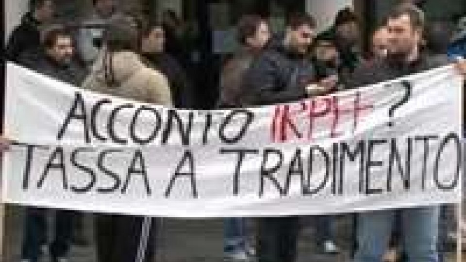 Rimini: frontalieri di nuovo in piazzaFrontalieri: di nuovo in piazza