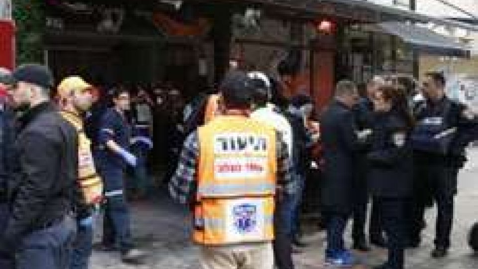 Il pub di Tel Aviv nel quale è avvenuto l'attacco (afp)