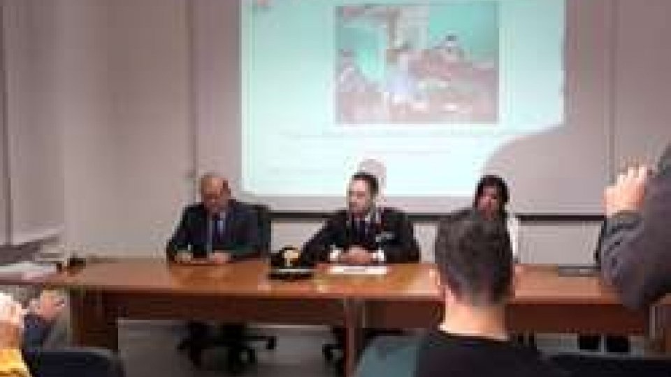 Cc RiminiCarabinieri: case sovraffollate per abusivi spiagge, 8 denunce nel 2016