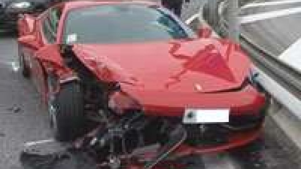 Incidente a Borgo Maggiore: coinvolta una Ferrari