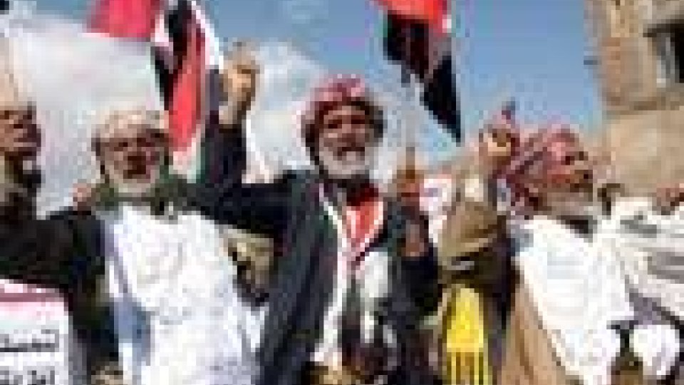 Yemen. Il governo di unità nazionale ha giurato