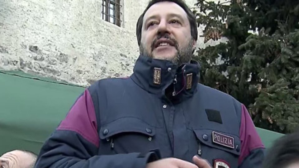 Matteo SalviniDecreto sicurezza: sindaci sul piede di guerra. Categorico Salvini: “La pacchia per qualcuno è finita. Si dimettano”
