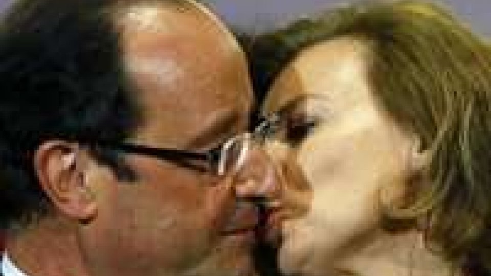 Hollande e Julie, da 2 anni un amore tormentato
