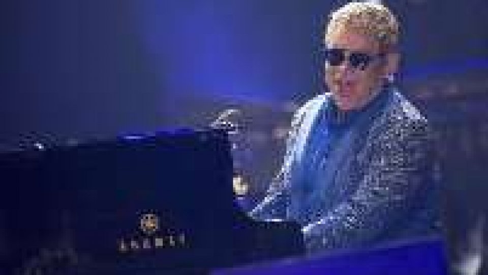 Elton John, due date in Italia in estate