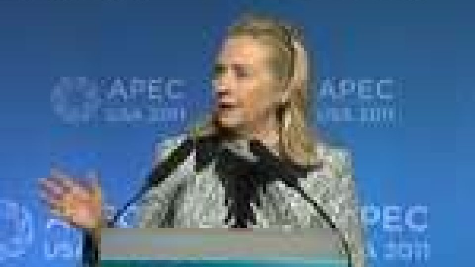 La Clinton intima risposte all'Iran sul nucleare