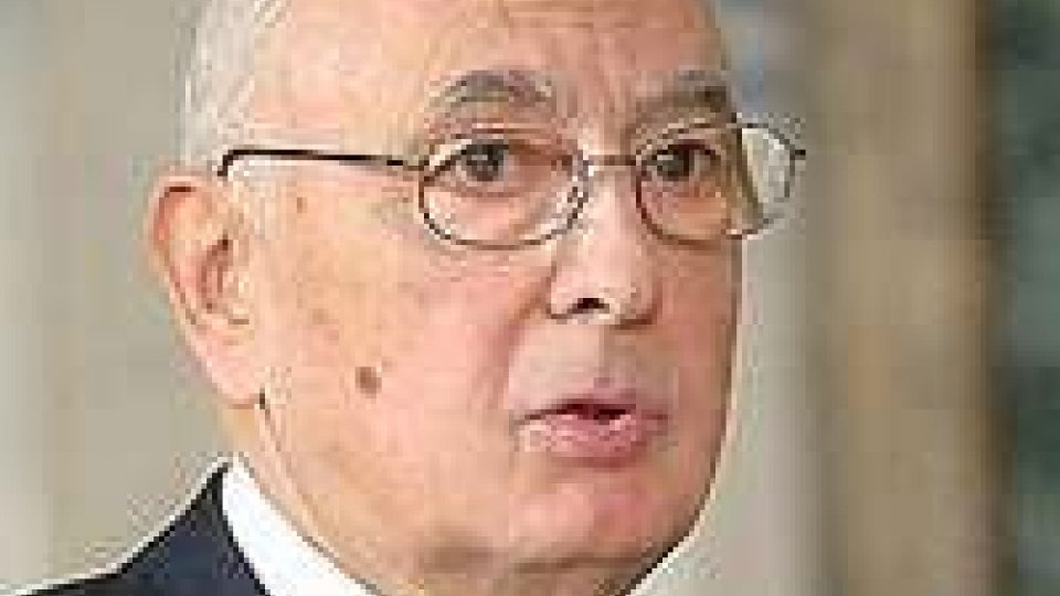 Napolitano: "Aspetto proposta da due gruppi ristretti"