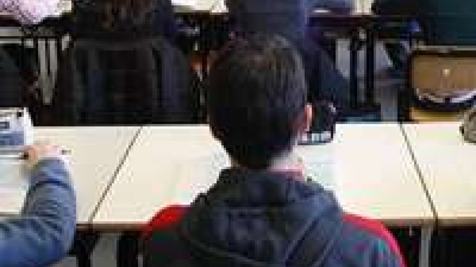 Rimini: 15enne chiamato "sorcio" dai coetanei, 4 indagati per diffamazione