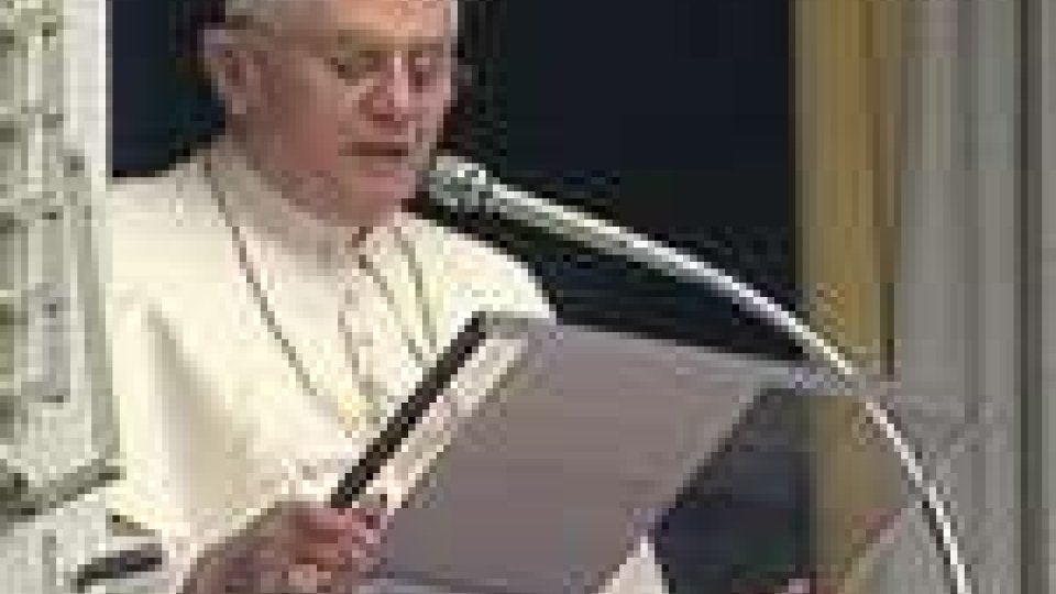 Il Papa ai vescovi: "Pedofilia flagello sociale"