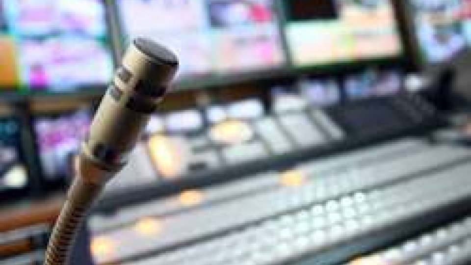 Crolla la raccolta pubblicitaria per radio e tv. Siddi: "Serve un tavolo di confronto"