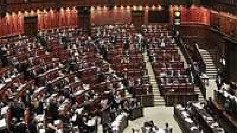 Stallo in Parlamento, oggi nuovo round. Stop Pd a Monti al Senato. Berlusconi: “irresponsabili”