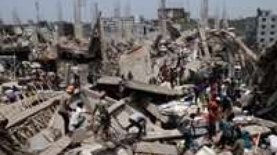 Bangladesh: il crollo di un edificio provoca quasi 200 morti