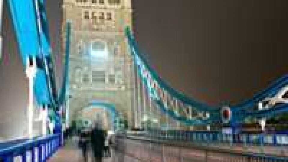 Londra si colora per festeggiare il Giubileo di Diamanti della Regina Elisabetta