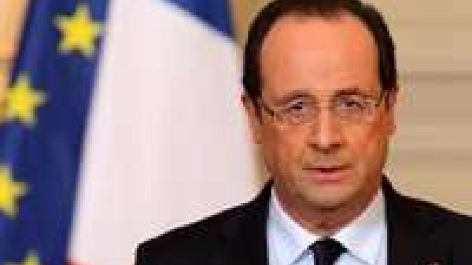 Attesa per la conferenza stampa di Hollande