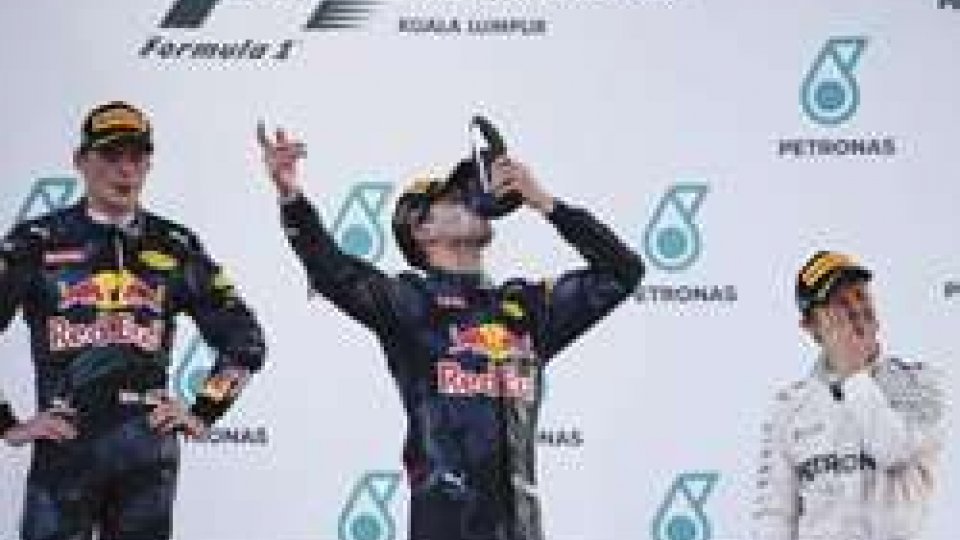 F1: a Sepang trionfa Ricciardo