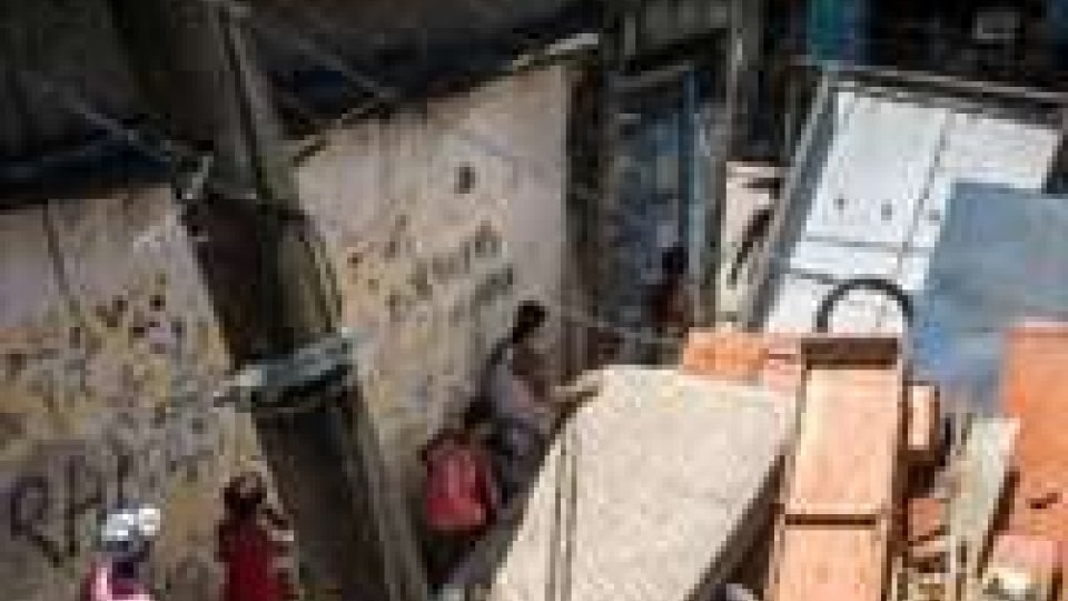 Brasile: protesta abitanti favela Rio sfocia in violenza