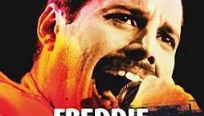 "Freddie Mercury", il leader dei Queen nella biografia di Luca Garrò