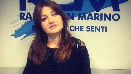 #IOSTOCONGLIARTISTI - "SENTI CHE ESTATE": Chiara Raggi