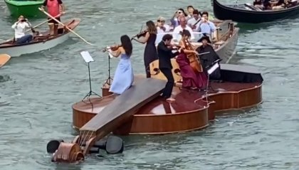 Il Violino di Noè simbolo della rinascita di Venezia